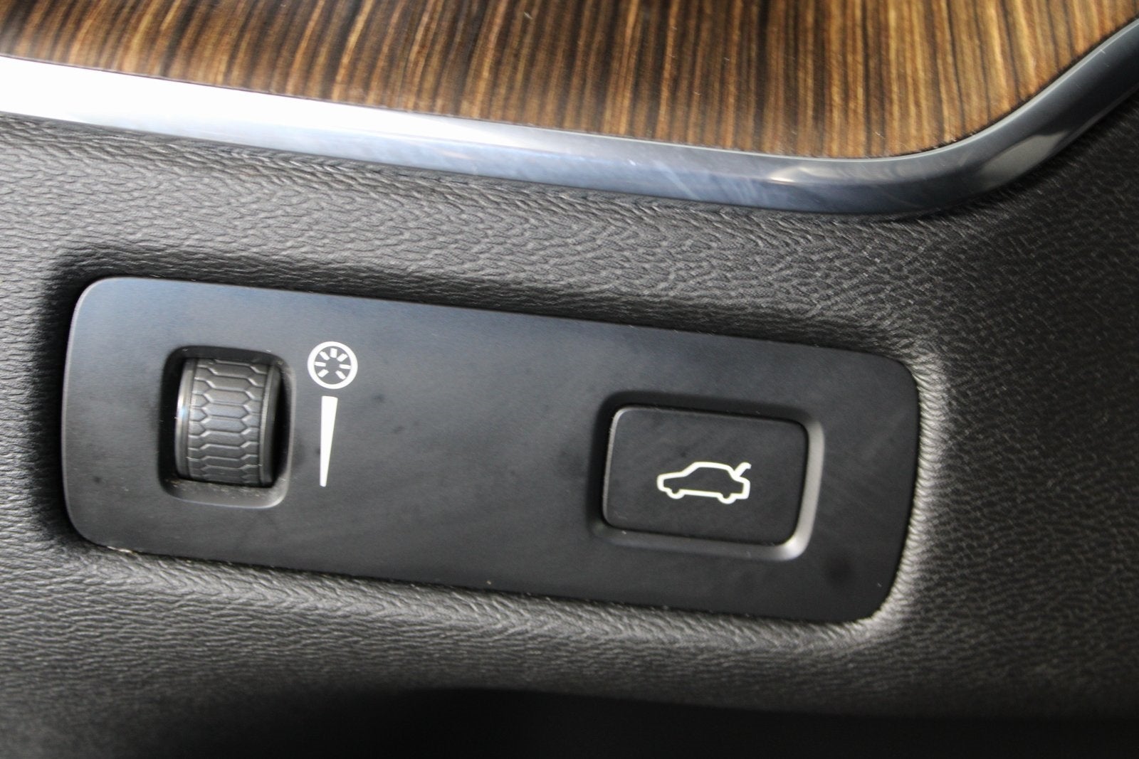 2022 Volvo XC60 B5 Inscription