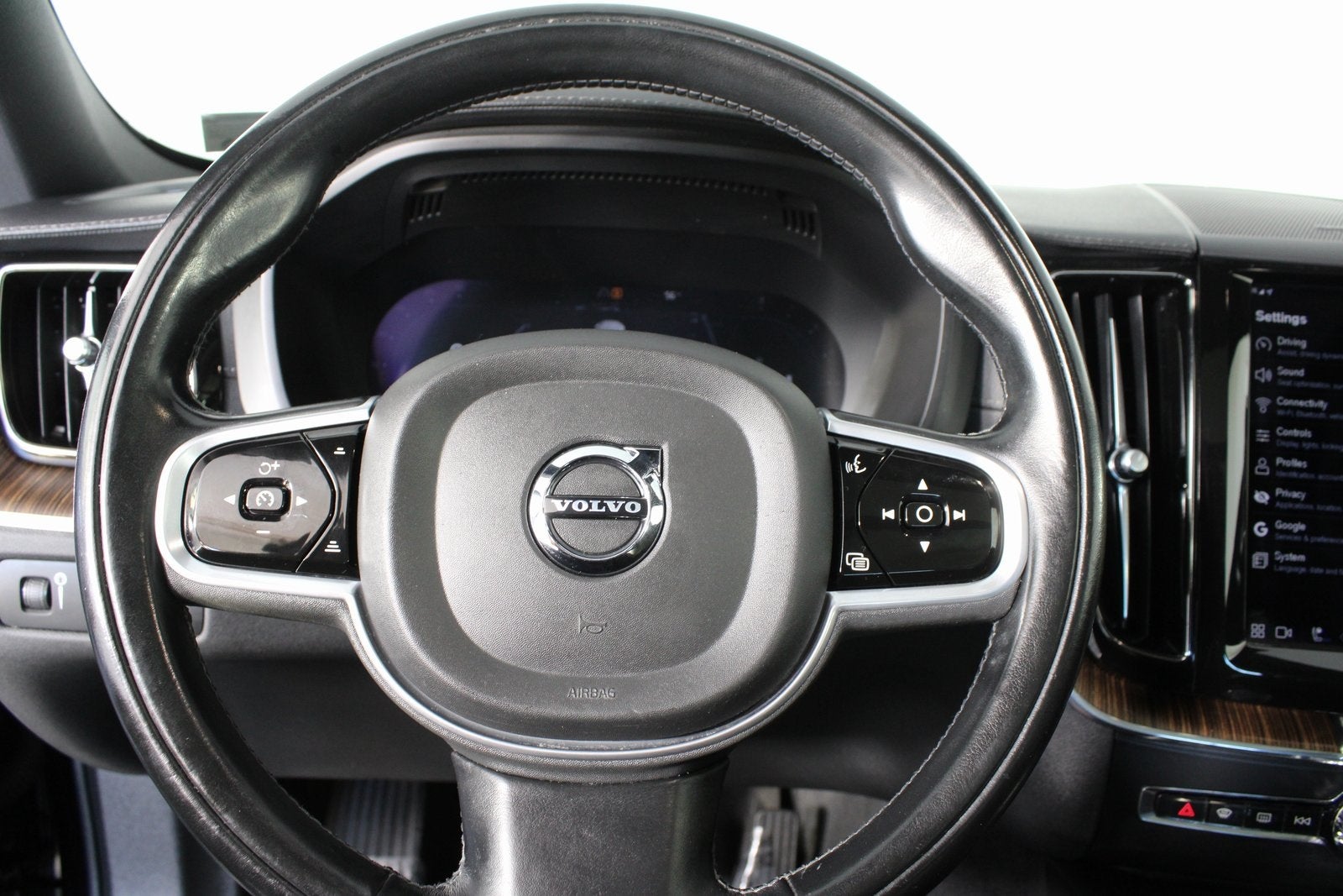 2022 Volvo XC60 B5 Inscription