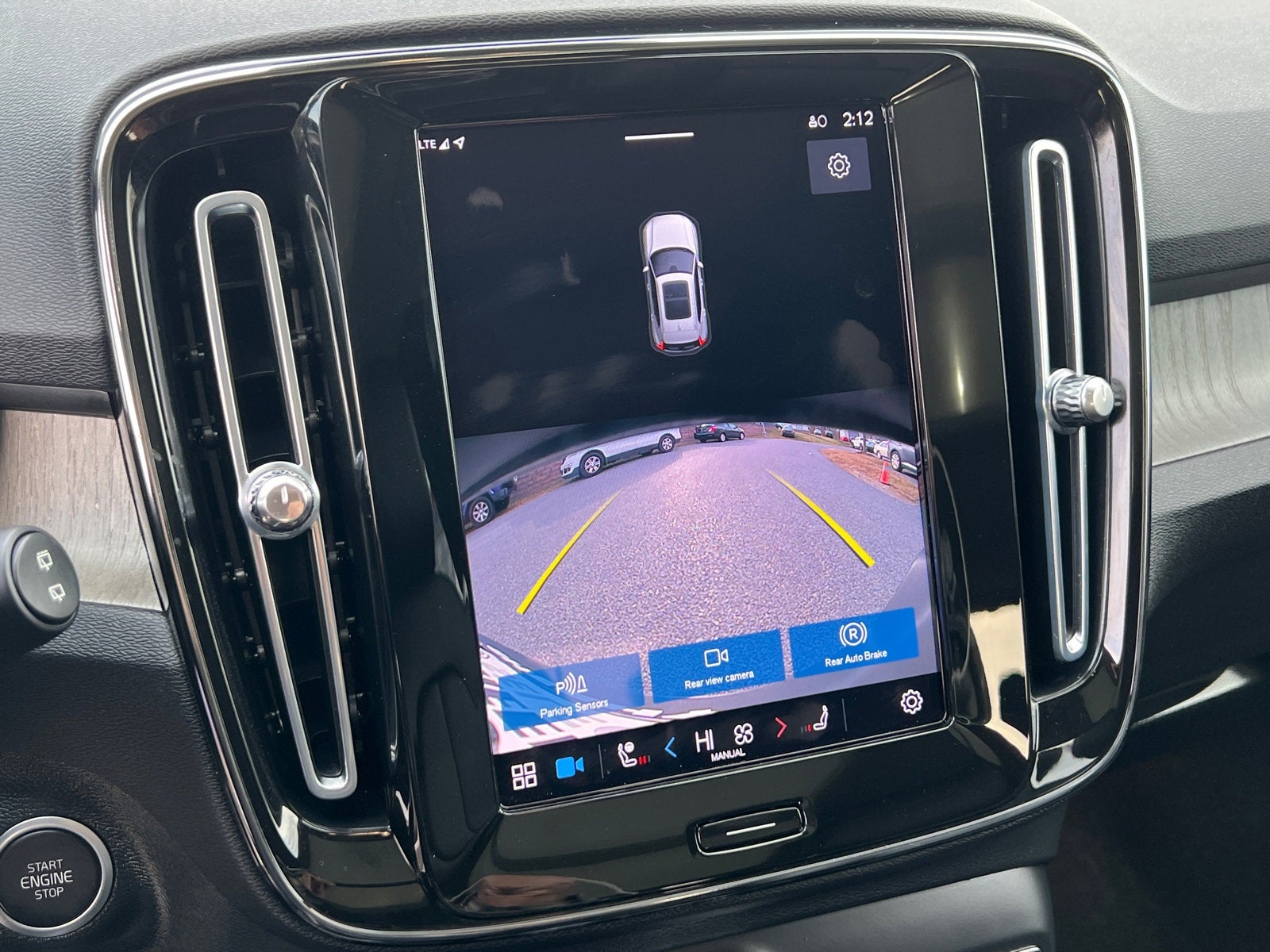 2023 Volvo XC40 B5 Plus Dark Theme