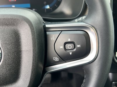 2023 Volvo XC40 B5 Plus Dark Theme