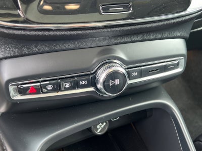 2023 Volvo XC40 B5 Plus Dark Theme