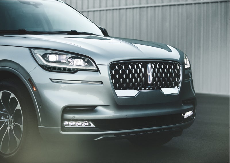 The available adaptive pixel LED headlamps of the 2023 Lincoln Aviator® SUV activated | Sheehy Lincoln of Gaithersburg in Gaithersburg MD