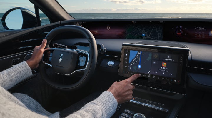The driver of a 2025 Lincoln Nautilus® SUV interacts with the new Lincoln Digital Experience. | Sheehy Lincoln of Gaithersburg in Gaithersburg MD