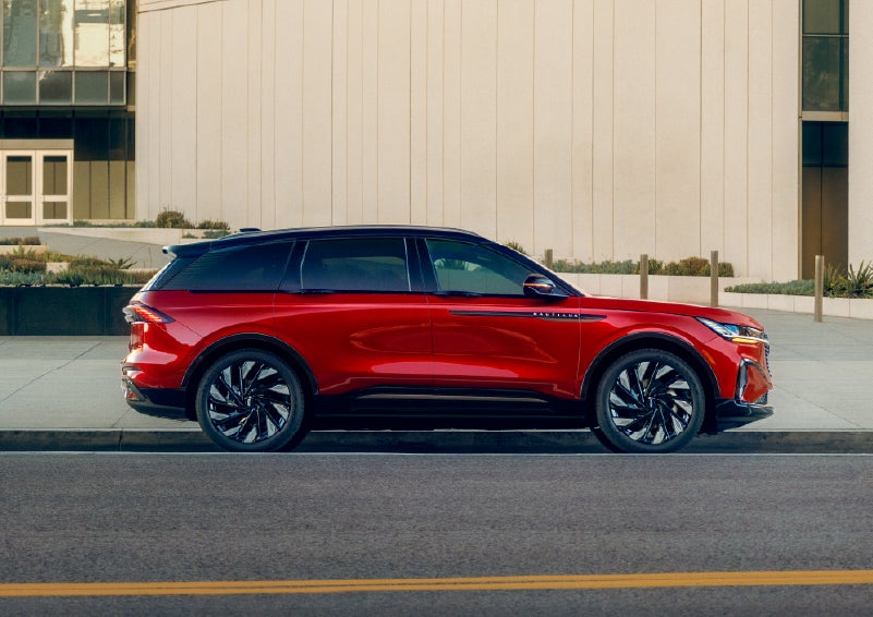 2025 Lincoln Nautilus® SUV with the available Jet Appearance Package and Hybrid transmission. | Sheehy Lincoln of Gaithersburg in Gaithersburg MD