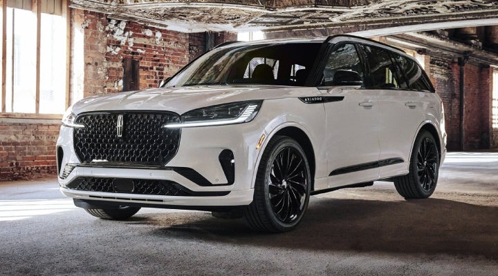 A 2026 Lincoln Aviator® SUV is shown with the available Jet Appearance Package. | Sheehy Lincoln of Gaithersburg in Gaithersburg MD